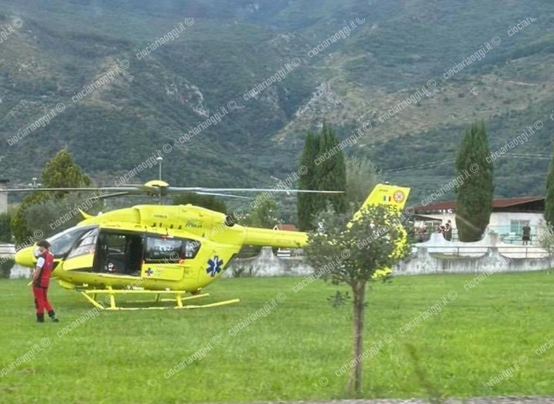 Incidente per un motociclista: arriva l'eliambulanza
