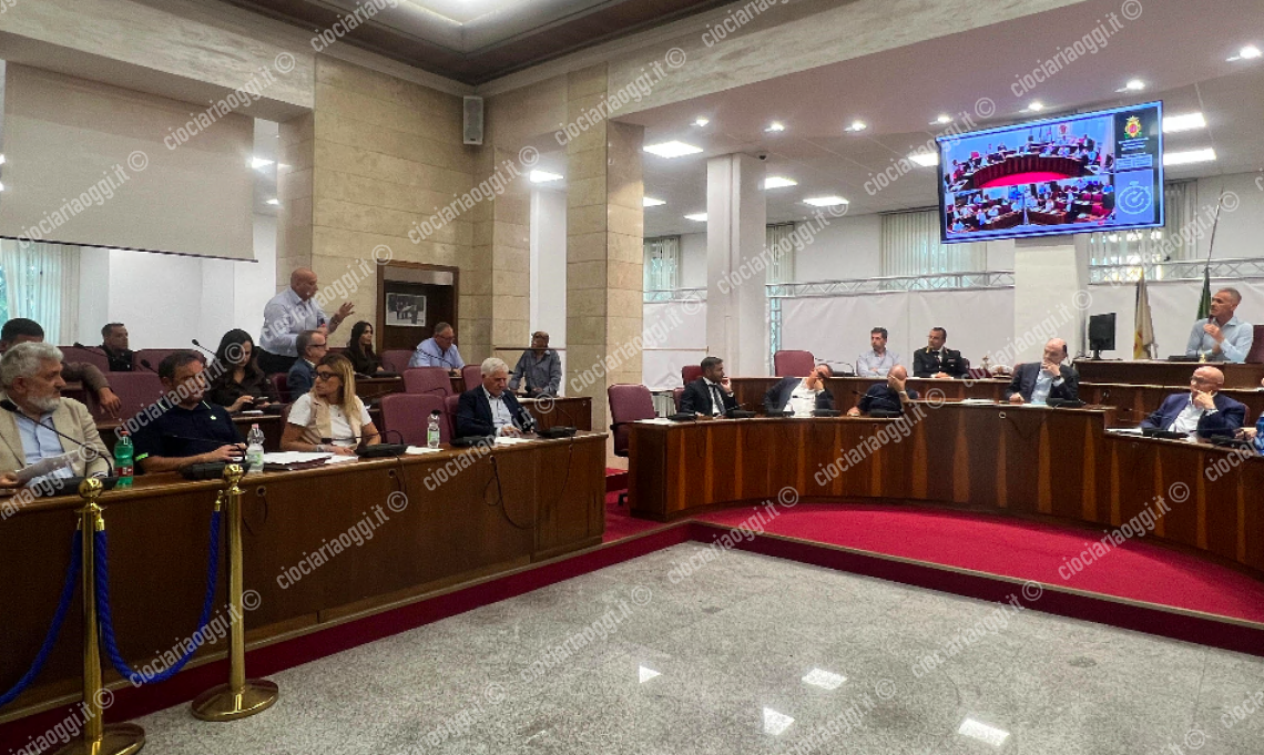 Fissato il consiglio comunale. Il Pd polemizza sulla data