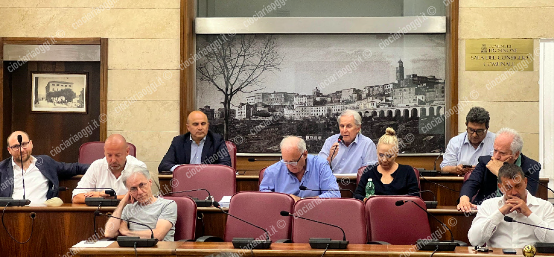 Comune, tre giorni di fuoco in Consiglio