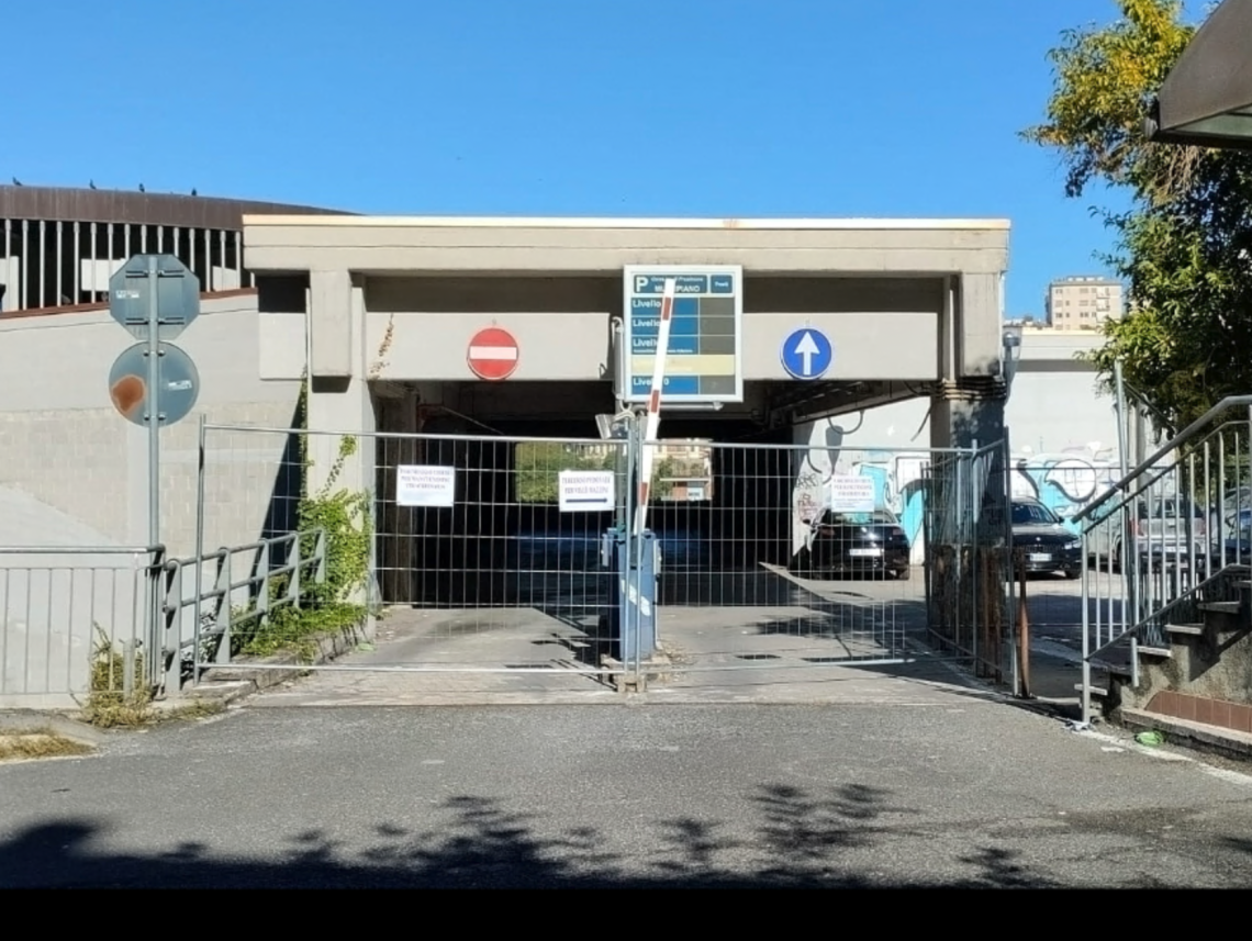 Multipiano chiuso per vandali