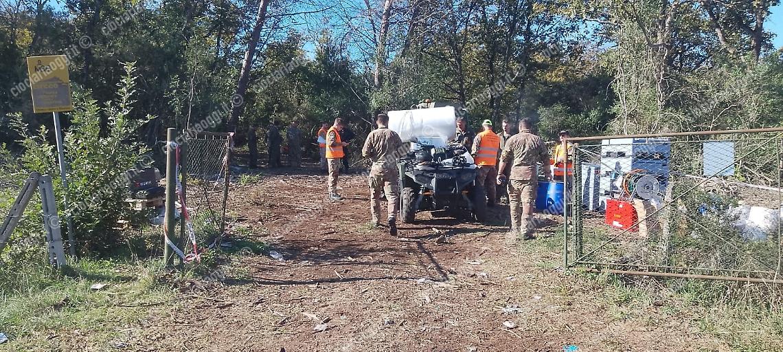 Tragedia a Sabaudia. Al via le operazioni per rimuovere l'aereo