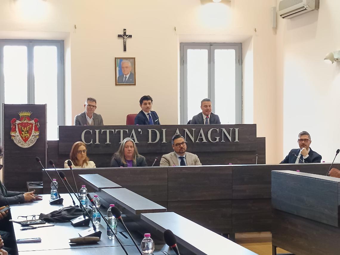 Lavori, servizi e variazione di bilancio. Domani torna a riunirsi il consiglio comunale