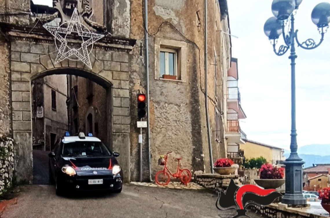 Violazione degli obblighi familiari: finisce ai domiciliari