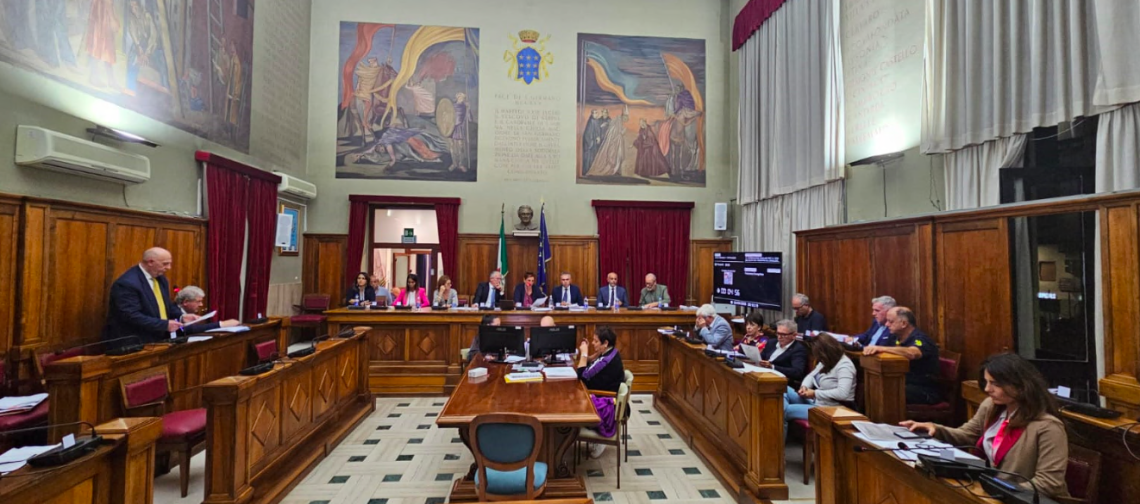 «Ve la farò pagare». Il microfono resta acceso. E la conversazione finisce in Procura 