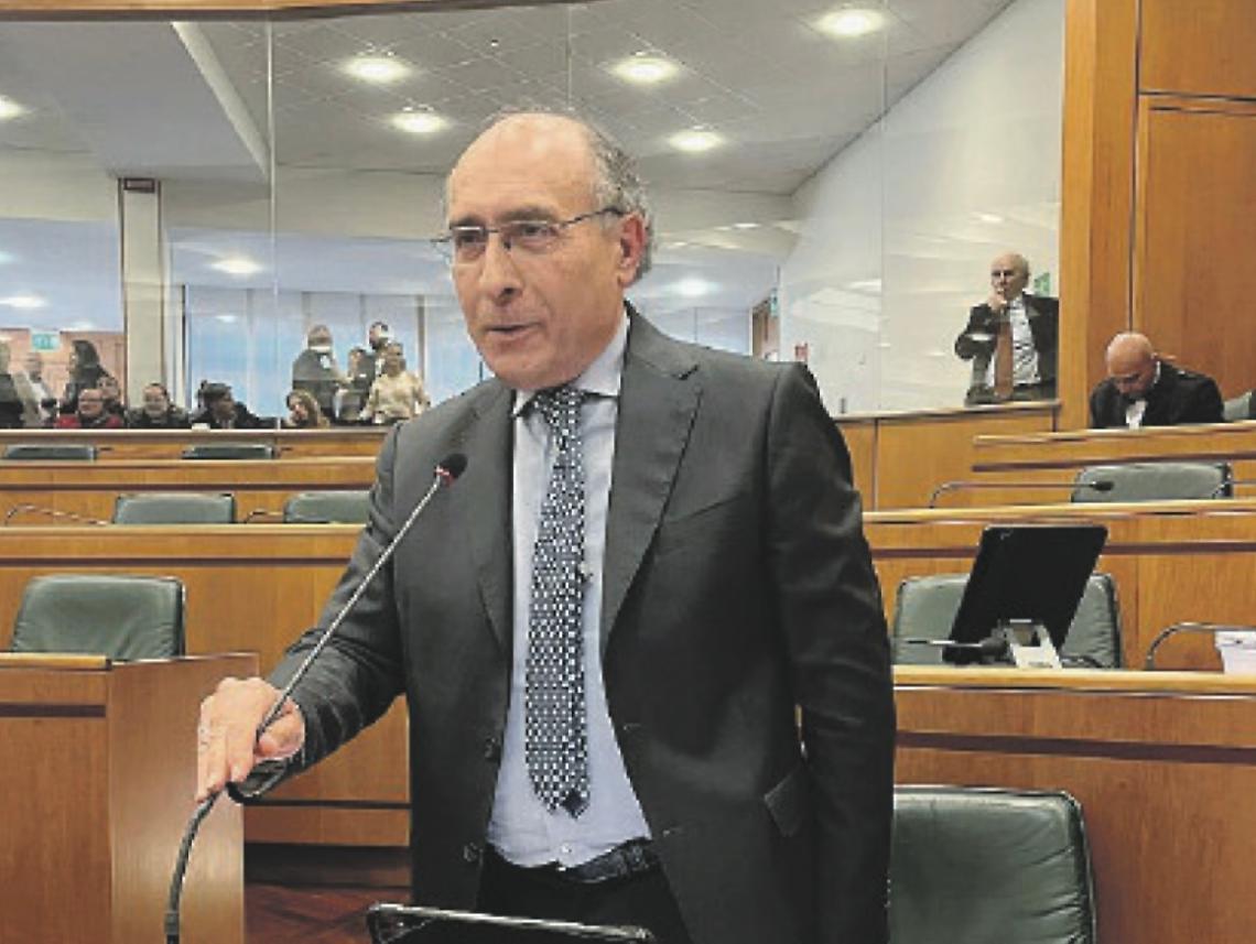 Sospensione in arrivo per il consigliere Tiero
