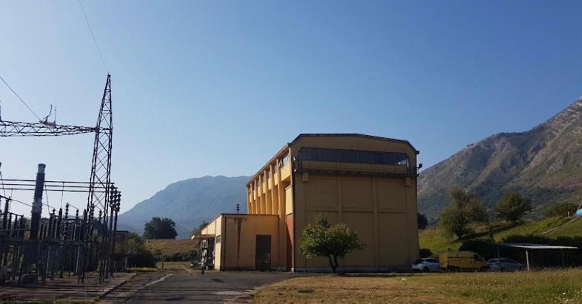 Ladri in azione in una centrale idroelettrica