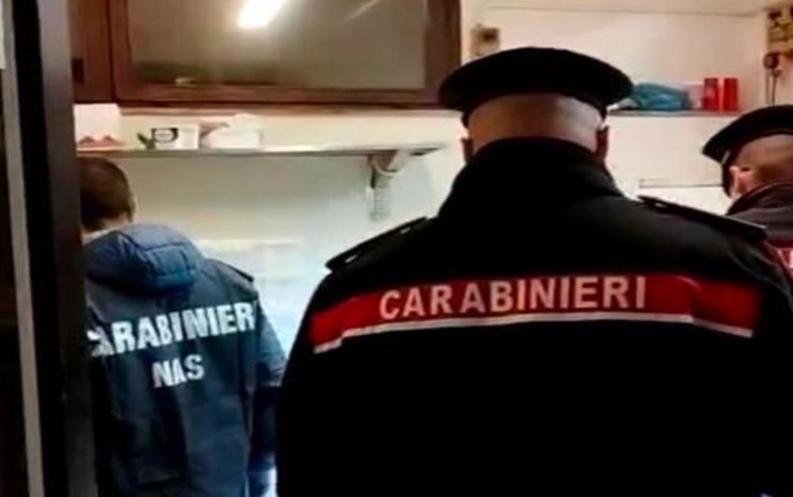 Sporcizia nel locale e attrezzatura unta: panificio sospeso dal N.A.S