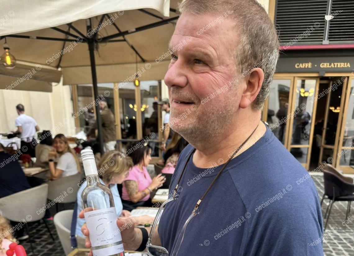 L’ambasciatore USA Fertitta beve Acqua Filette: «Vorrei portarla nei nostri ristoranti»
