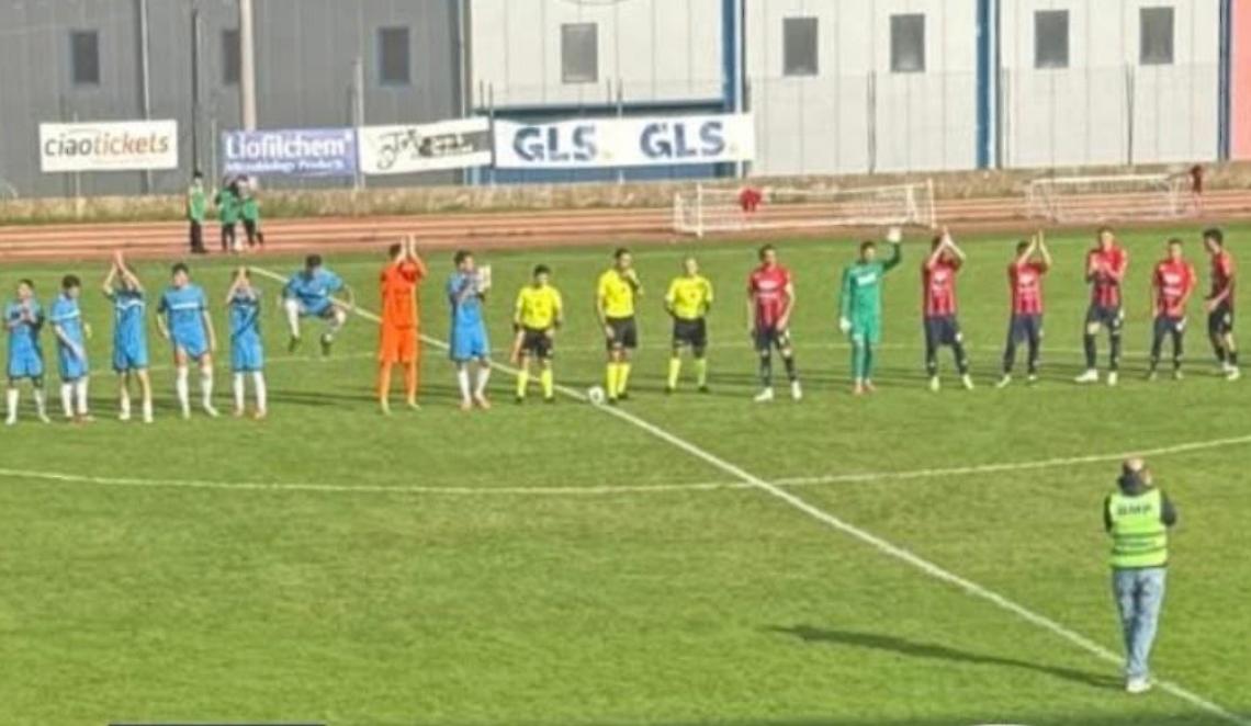 Sora stavolta inciampa