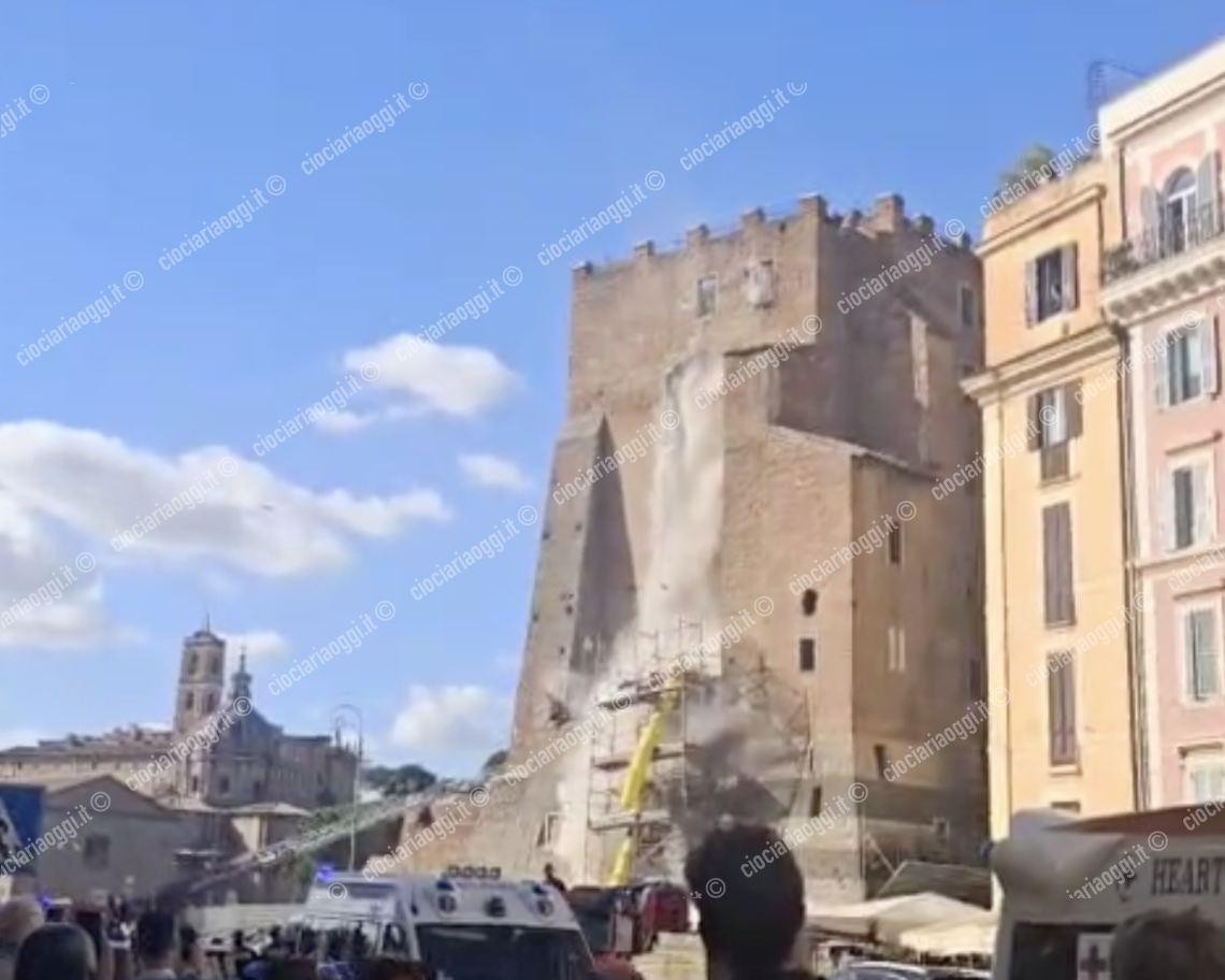 Crollo Torre dei Conti, è morto Octay Stroici, l'operaio rimasto sotto le macerie