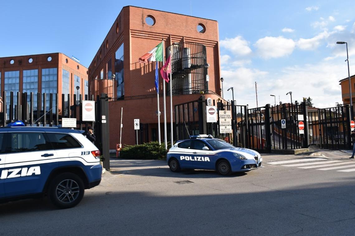 Alla guida con una patente falsa: denunciato un cittadino albanese