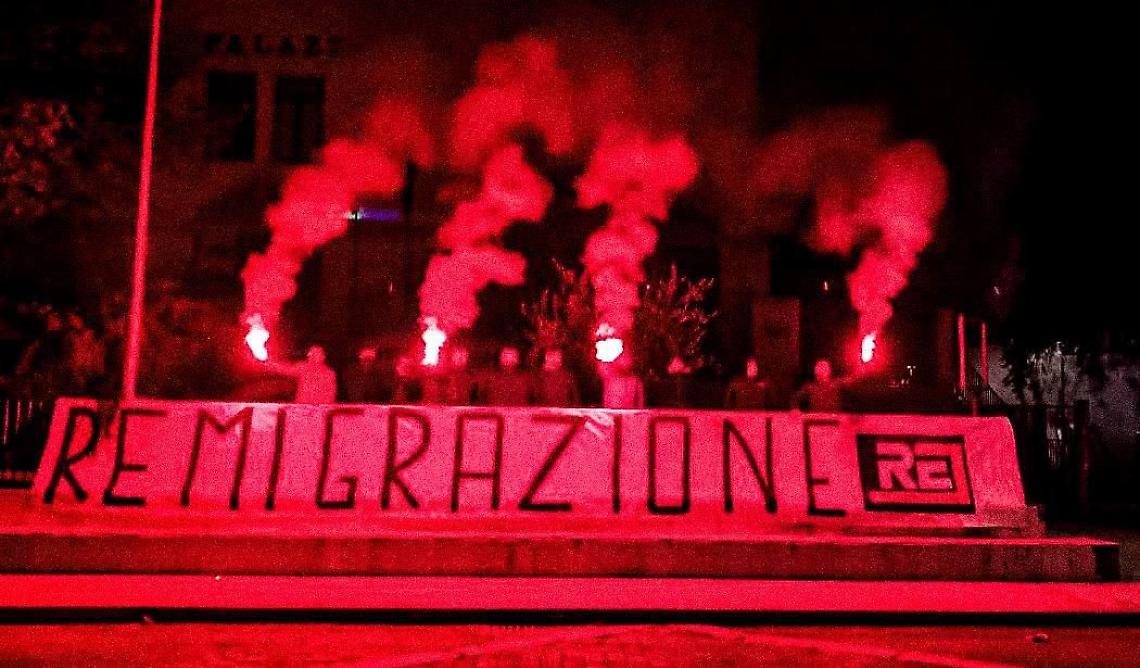 Striscione "Remigrazione": l'azione rivendicata dal movimento identitario