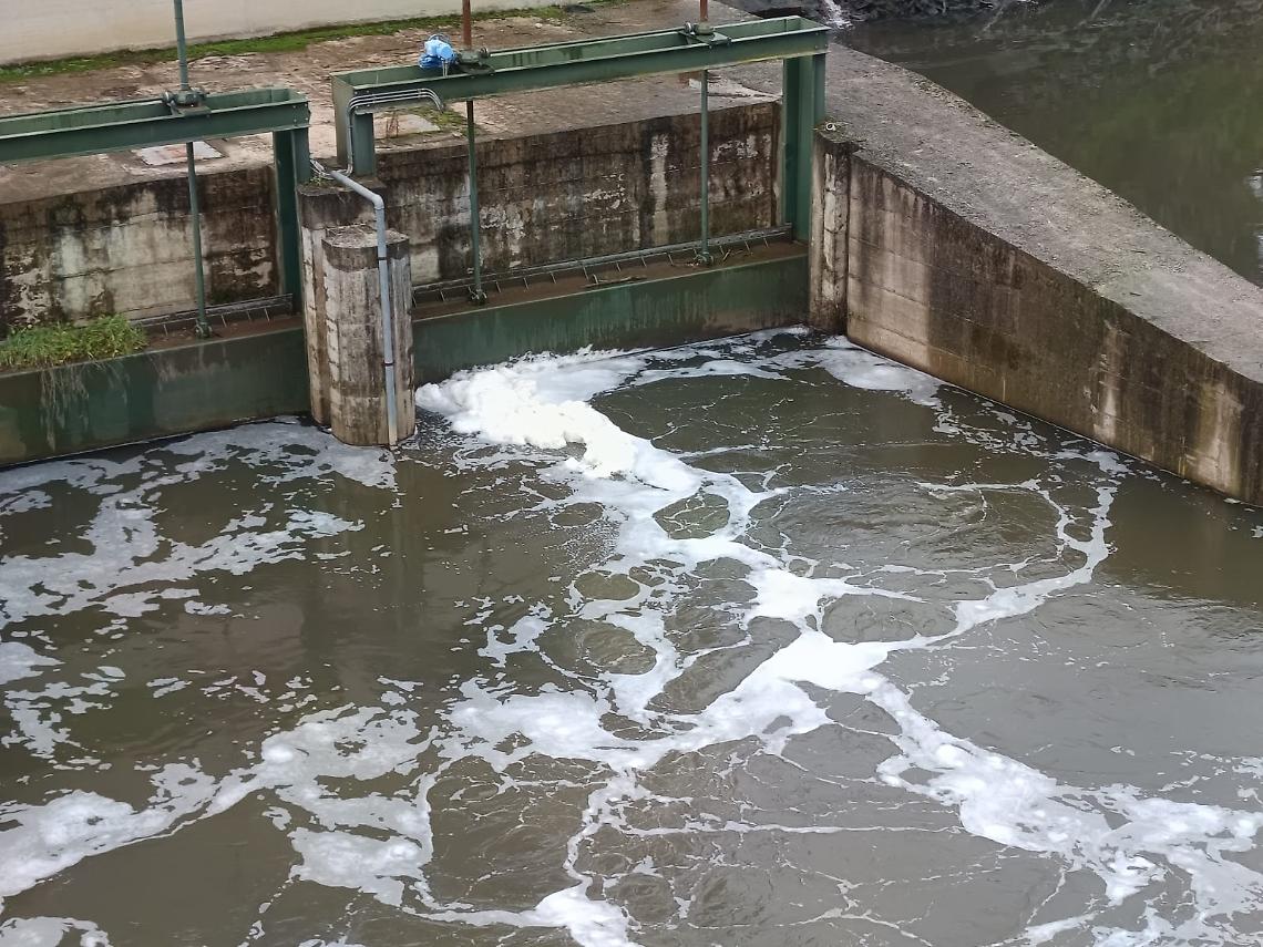 Ancora schiuma sul fiume Sacco