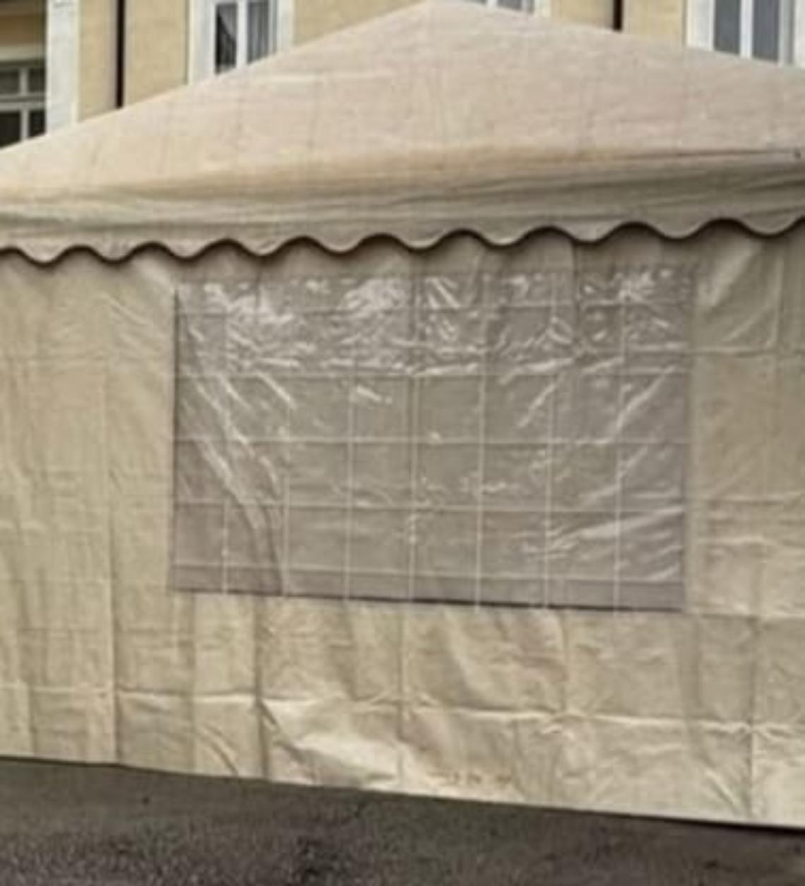 La pioggia penetra nel tendone che ospita il Cup: gli uffici trasferiti nell’hospice