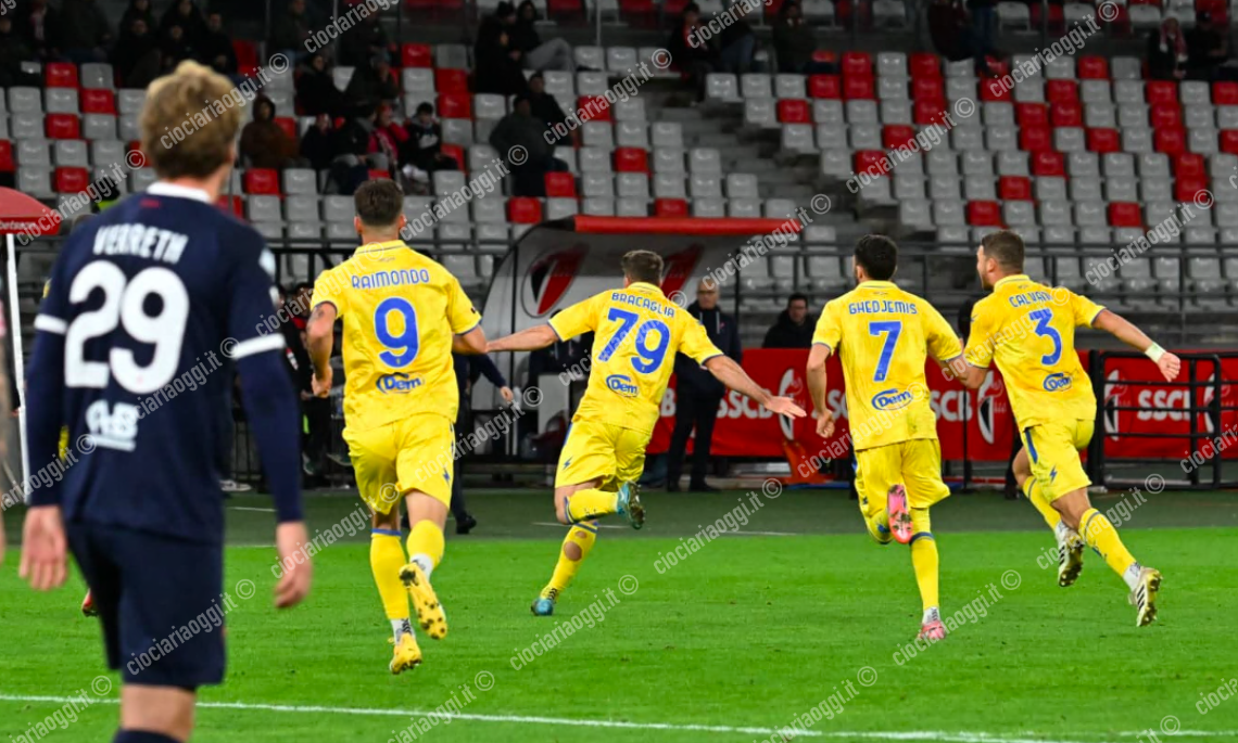 Bari - Frosinone, le pagelle. Un super Bracaglia. Bene la difesa e Raimondo 