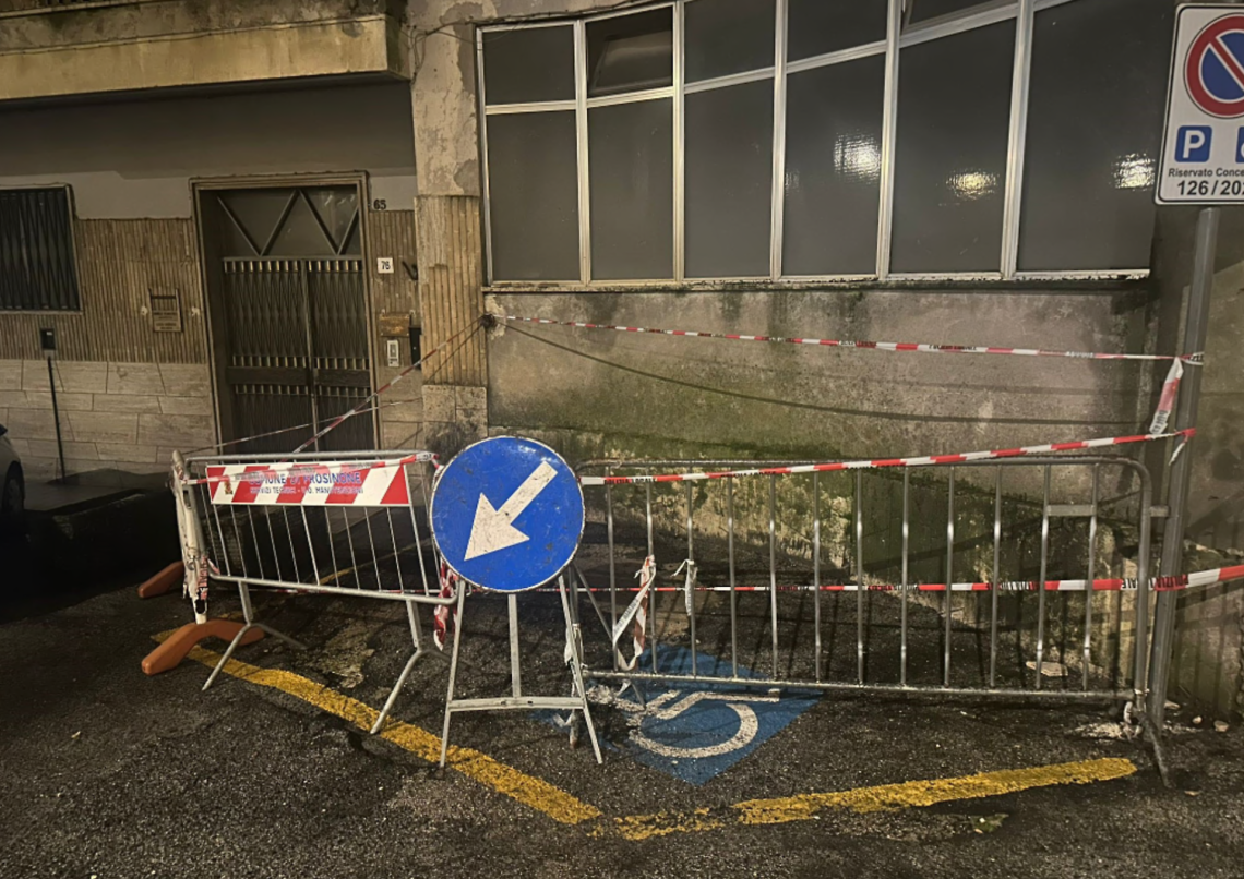 Un quartiere in mano ai vandali