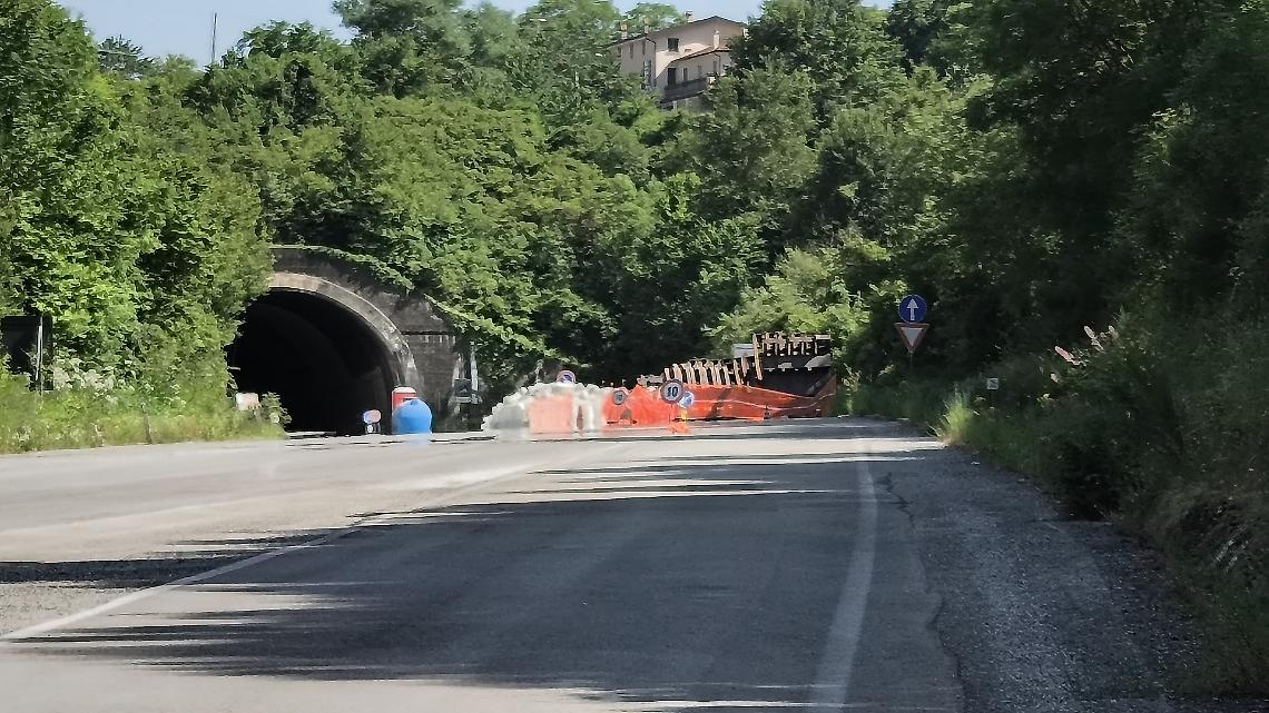 Superstrada. Slitta ancora la riapertura della galleria