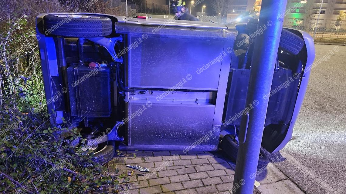 Incidente in minicar, grave il giovane 