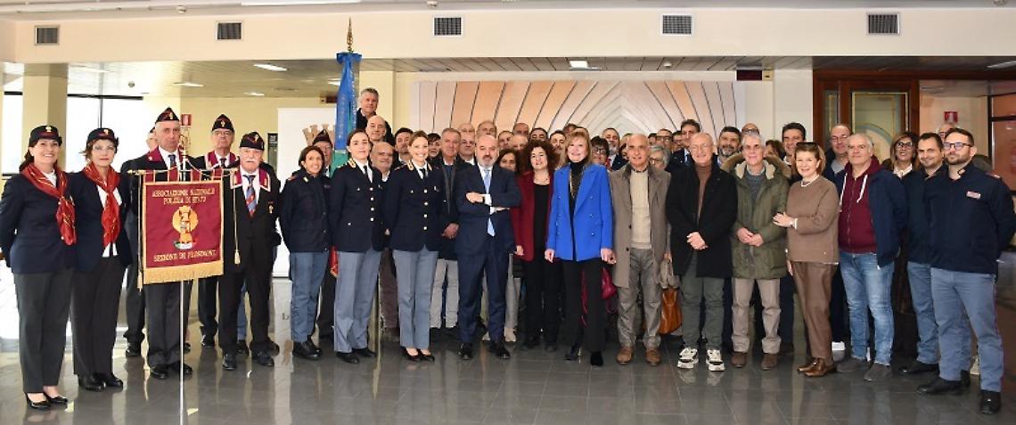 Il Questore Caruso consegna le medaglie di Commiato 