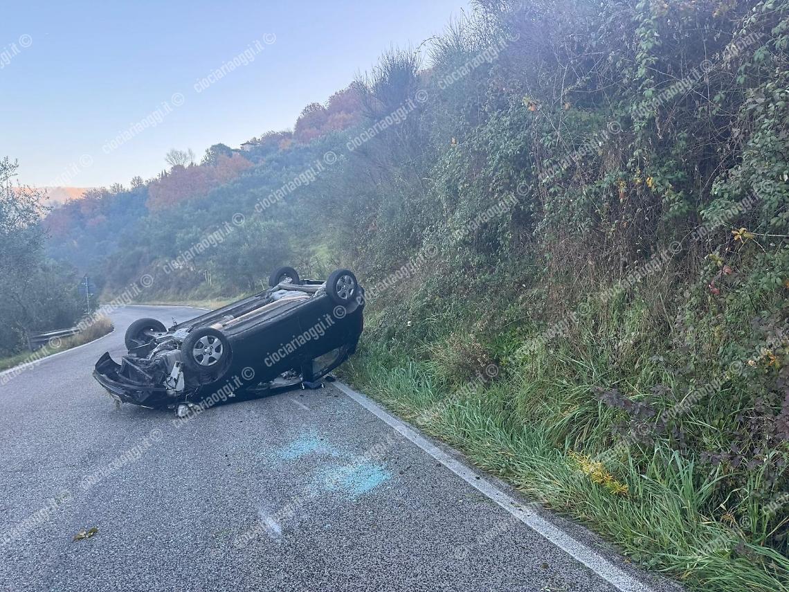 Perde il controllo della sua Kia: paura in zona Vallefredda per una donna di 37 anni 