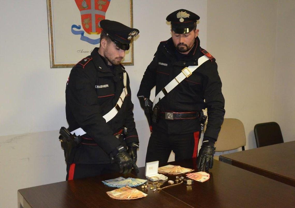 [VIDEO] Carabinieri contro il crimine: decine di auto setacciano il territorio. Blitz in corso