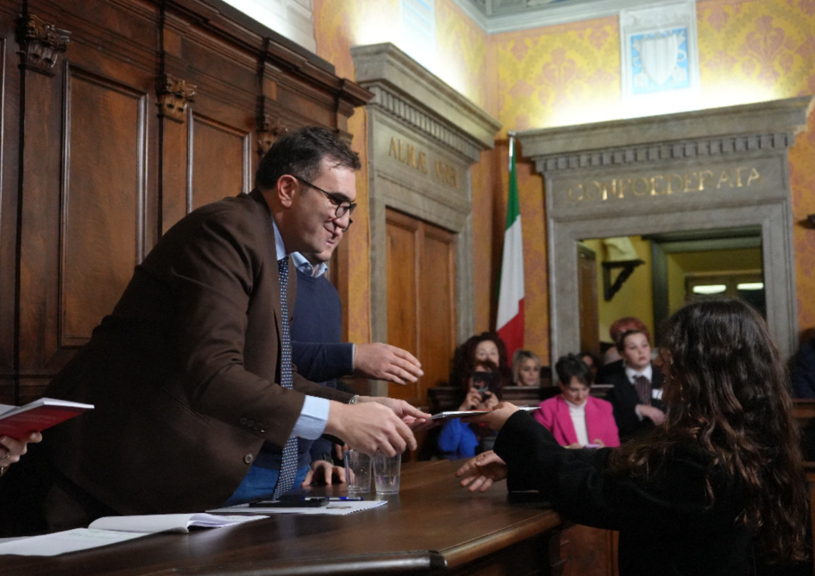 Veroli, neo maggiorenni in comune: &laquo;Trasformate il mondo con l'immaginazione&raquo;