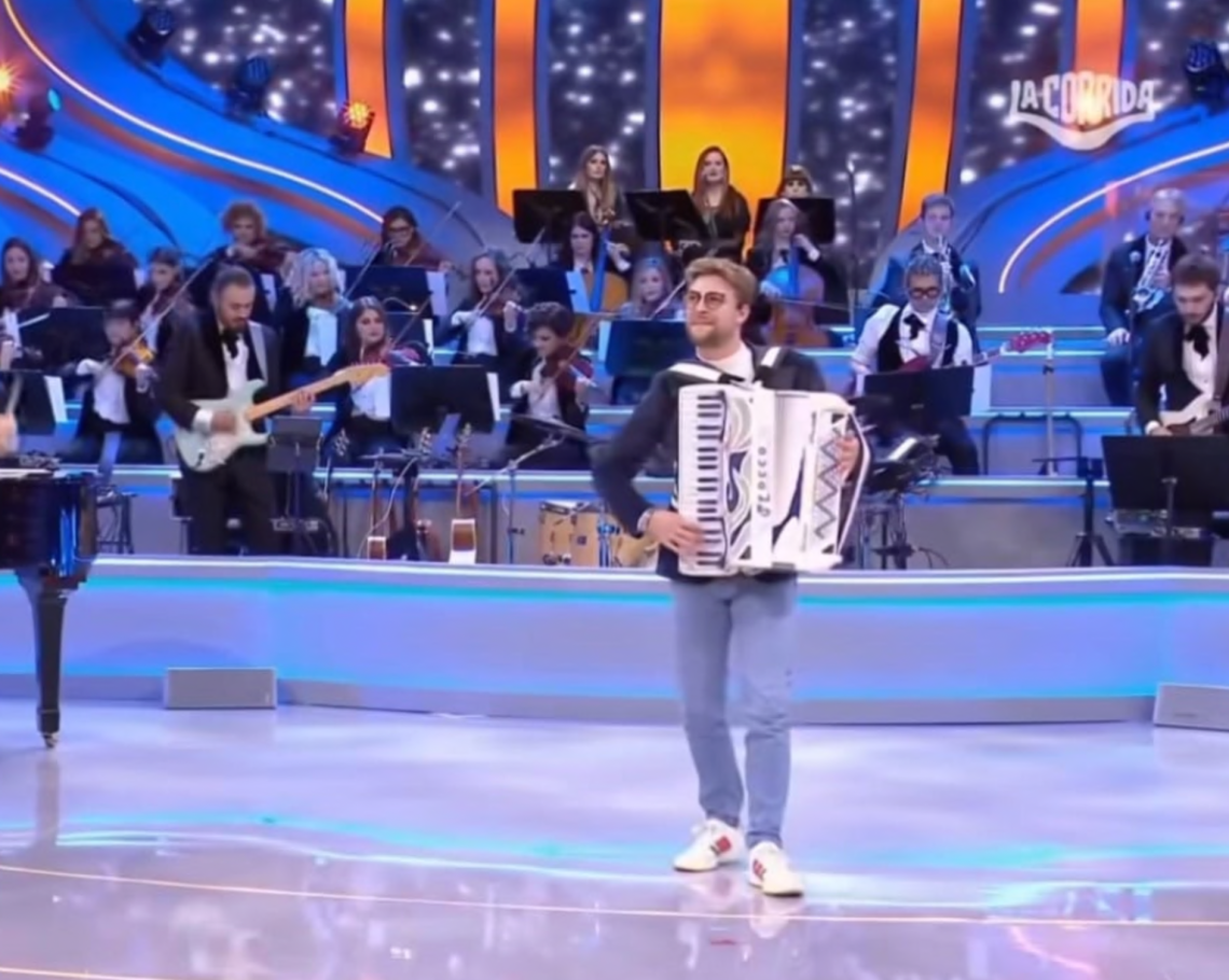 Con la sua fisarmonica conquista &ldquo;La Corrida&rdquo;