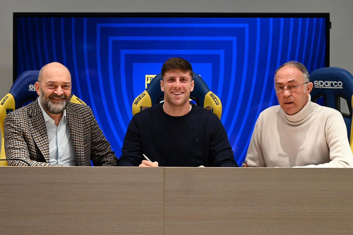 Bracaglia e il Frosinone ancora insieme: rinnovo fino al 2028!