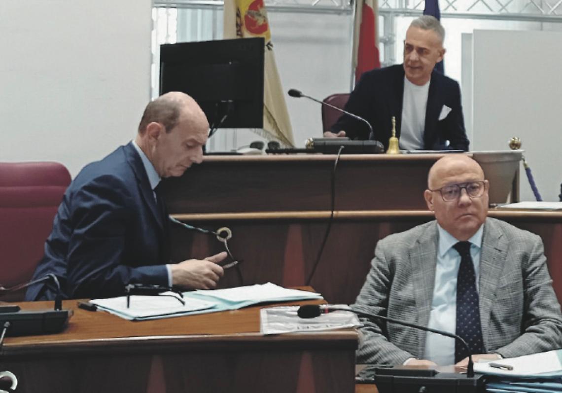 Comune, stallo alla... messicana