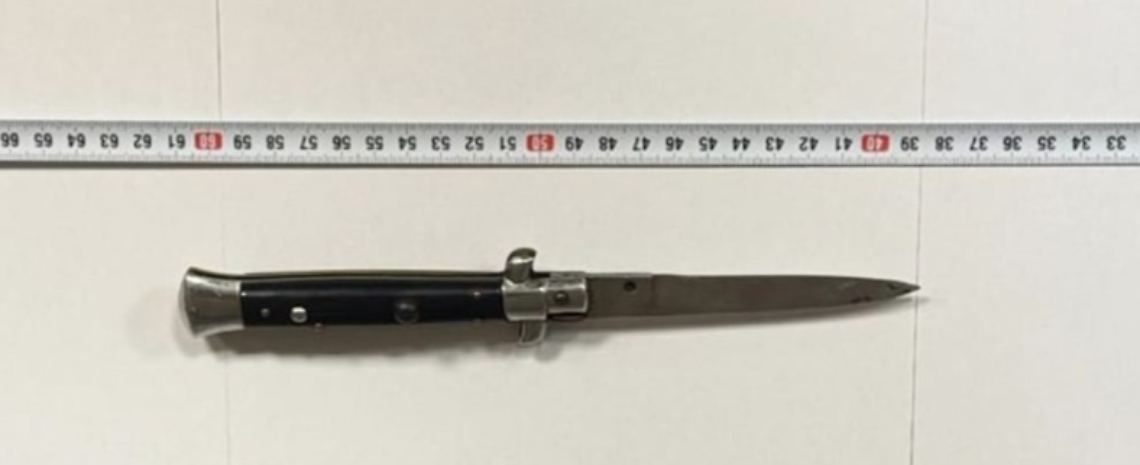 Colpisce il nonno con un bastone e lo ferisce gravemente