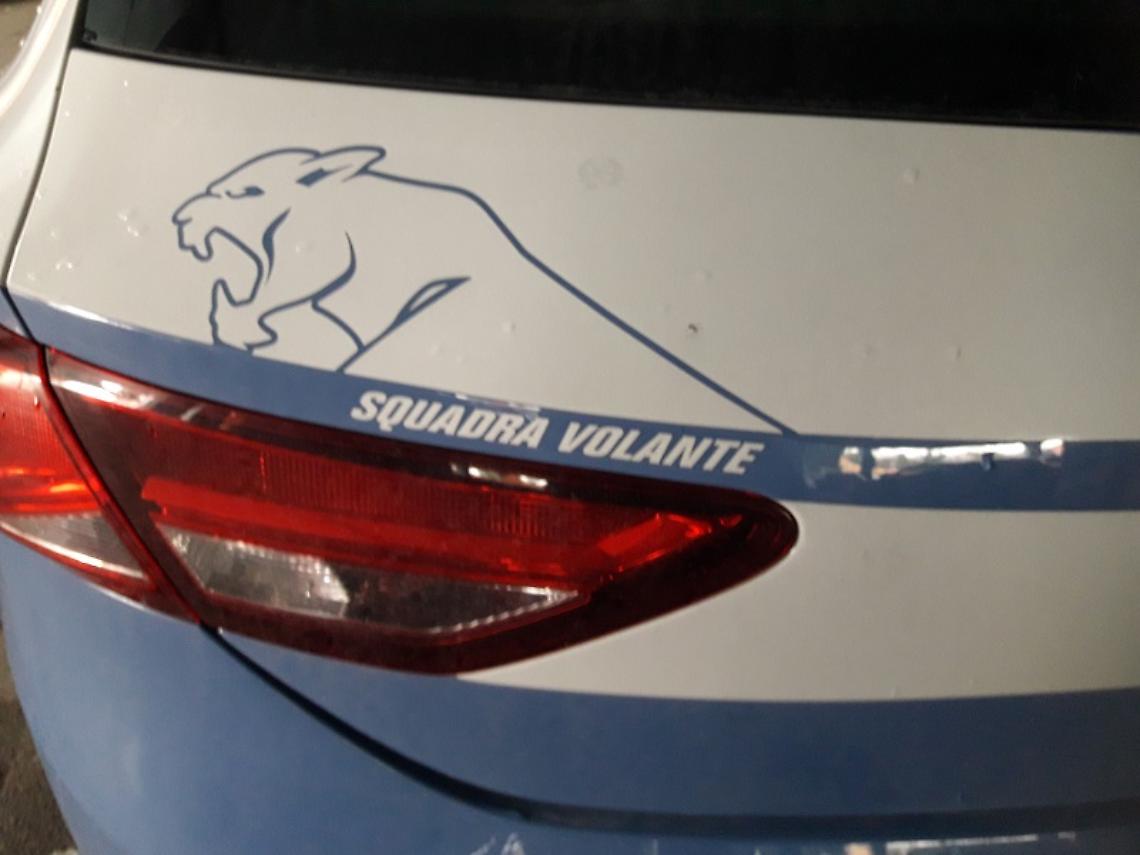 Minacciano un uomo con una ronchetta di ferro e una falce. Denunciati