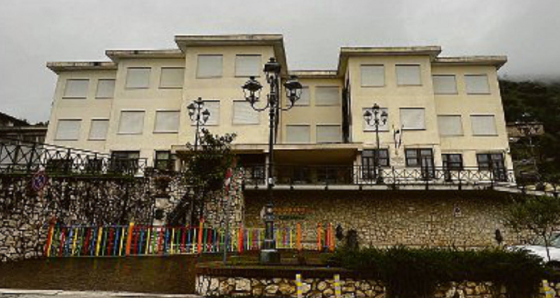 I lavori sono in ritardo, slitta la riapertura 