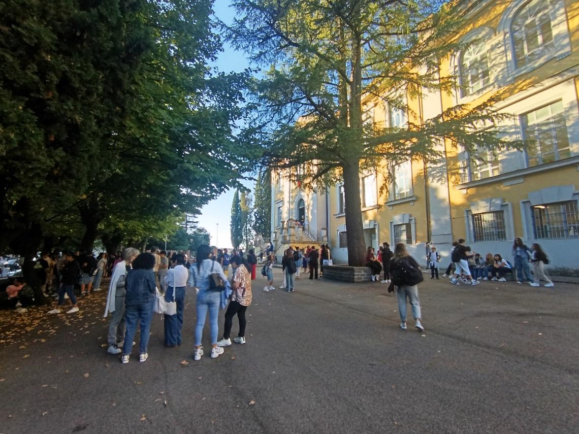 Lavori sulla rete idrica, chiudono le scuole