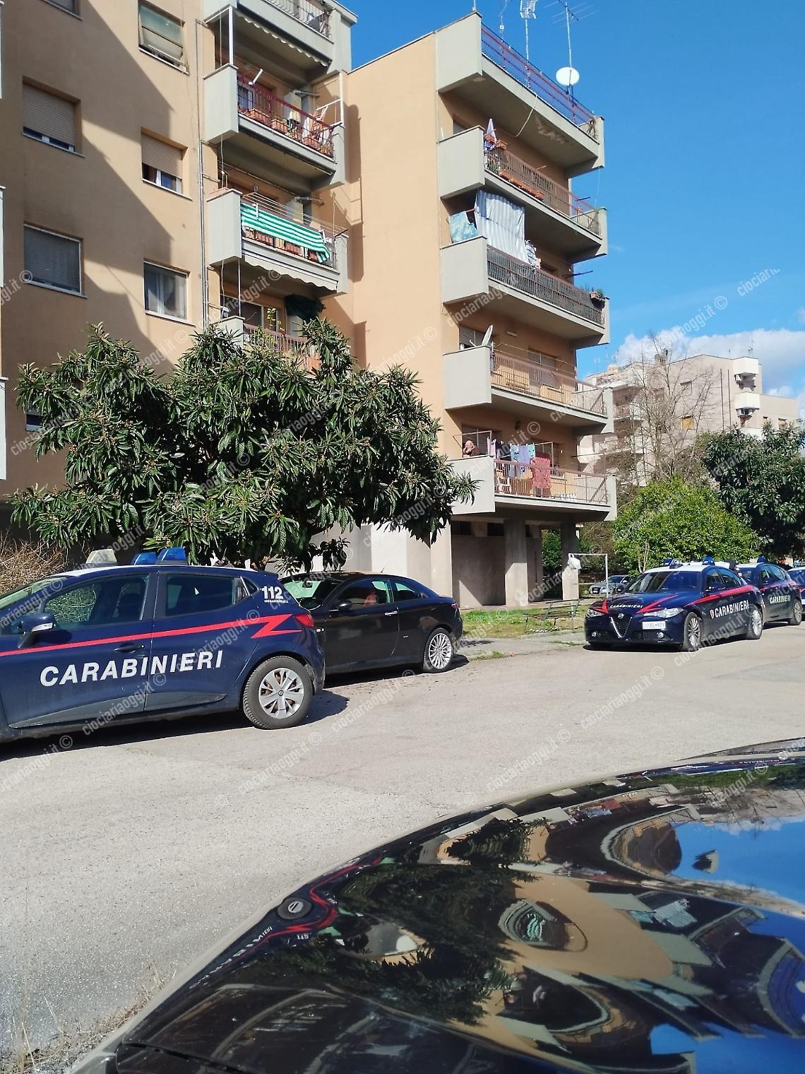 Gi&ugrave; dal terzo piano: muore una diciassettenne