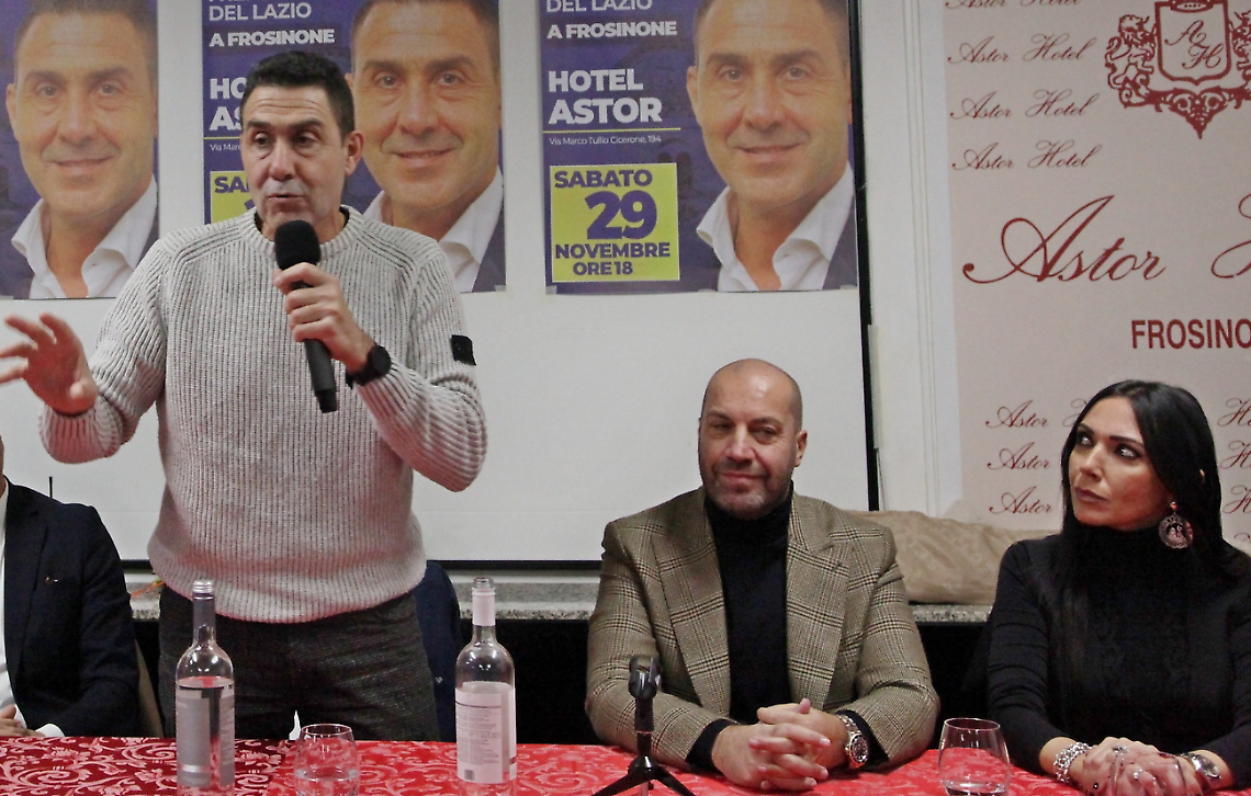 Antonio Scaccia con Vannacci. Il mondo al contrario &egrave; qui