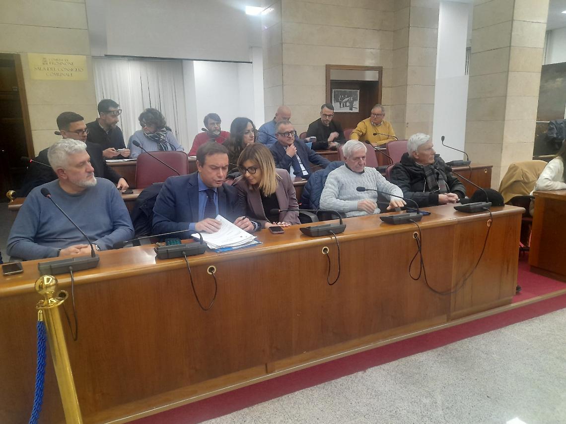 Comune, strane manovre in maggioranza. Coperta cortissima sul rimpasto di giunta