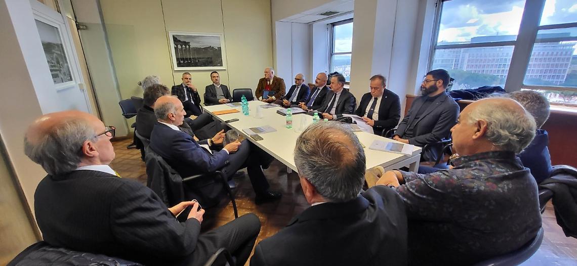 Aeroporto di Aquino, oggi l'incontro in Regione Lazio