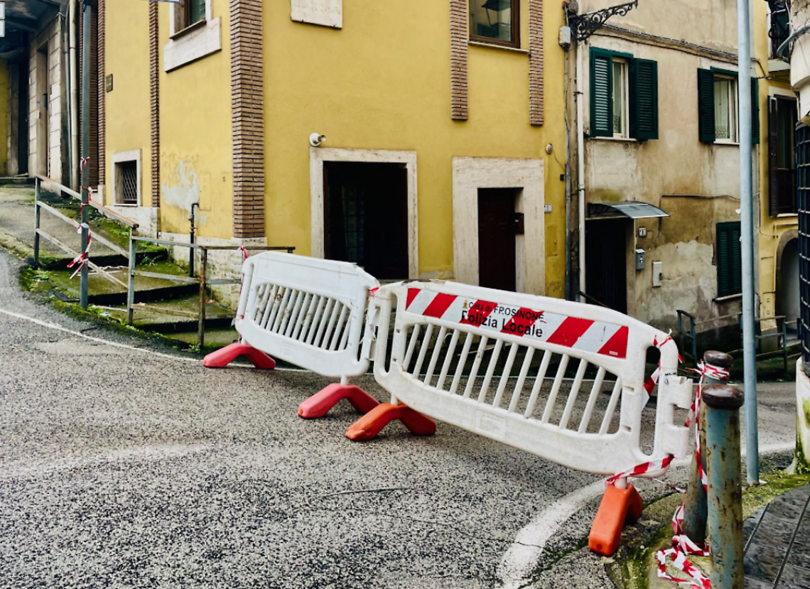 Frana, chiusa via Ciamarra