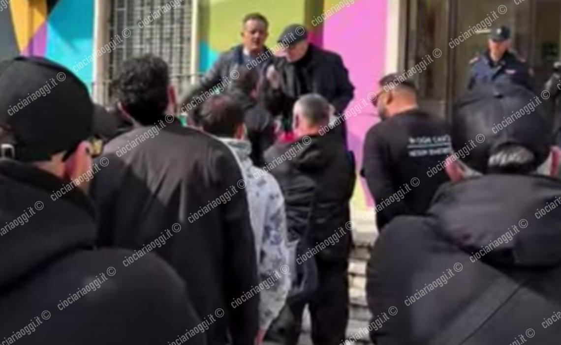 Tensioni per la chiusura dello stadio "Salveti": protesta dei tifosi