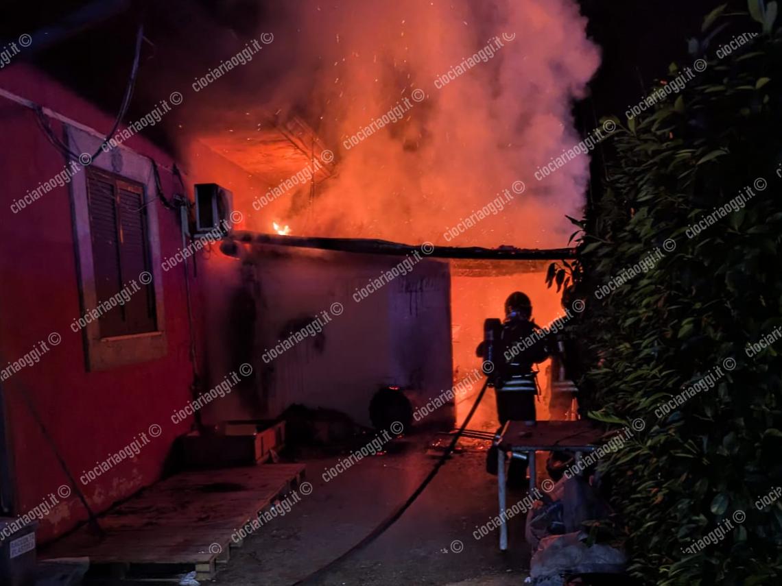 Caldaia a biomassa in fiamme, esplode l'incendio