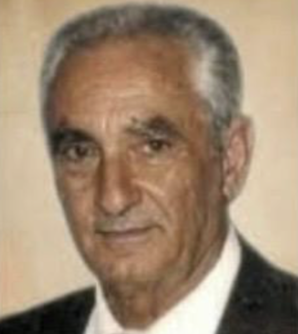 Muore avvolto dalle fiamme: tragedia nei campi