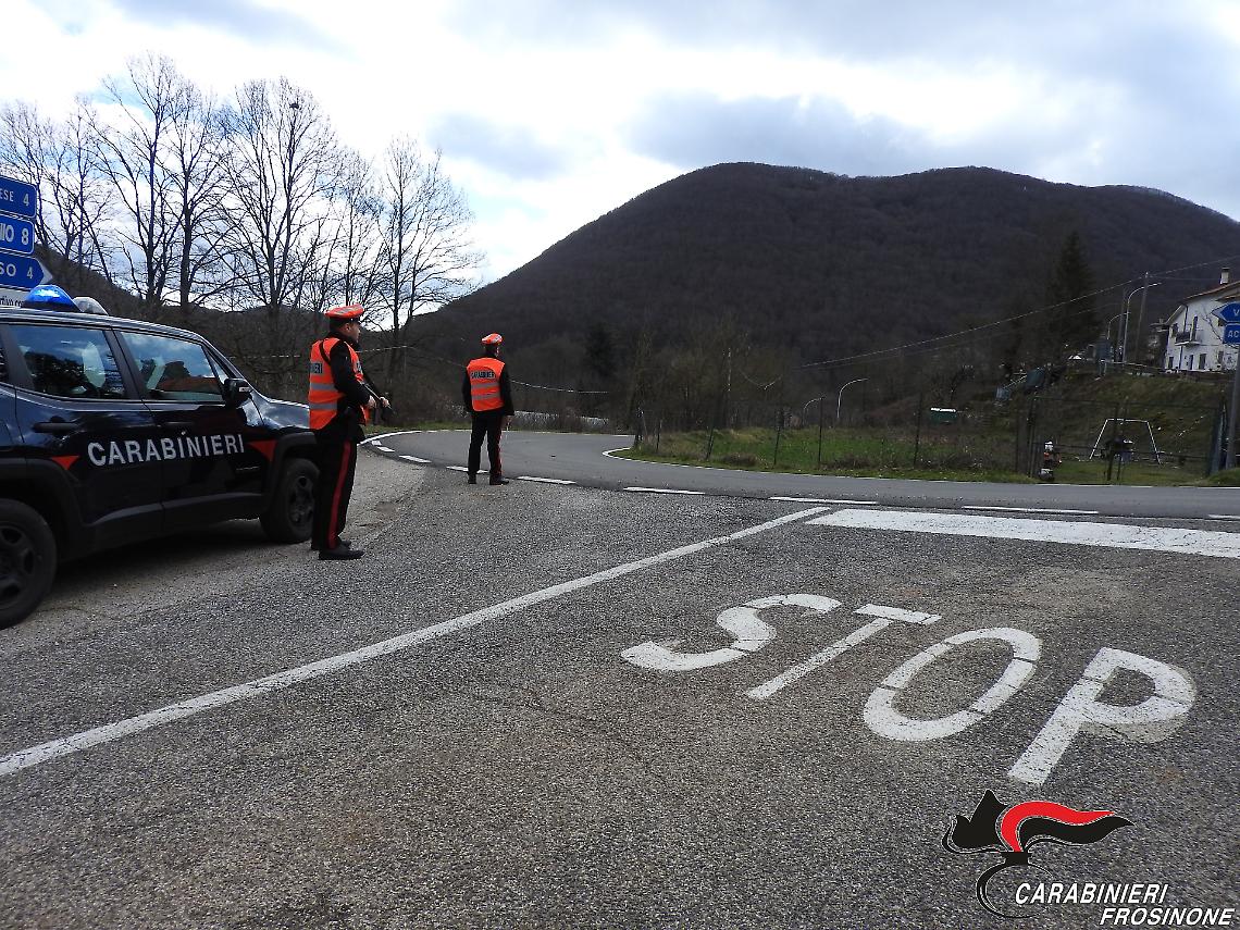 Rissa fuori da un locale: scatta il Daspo "Willy" per sei giovani 