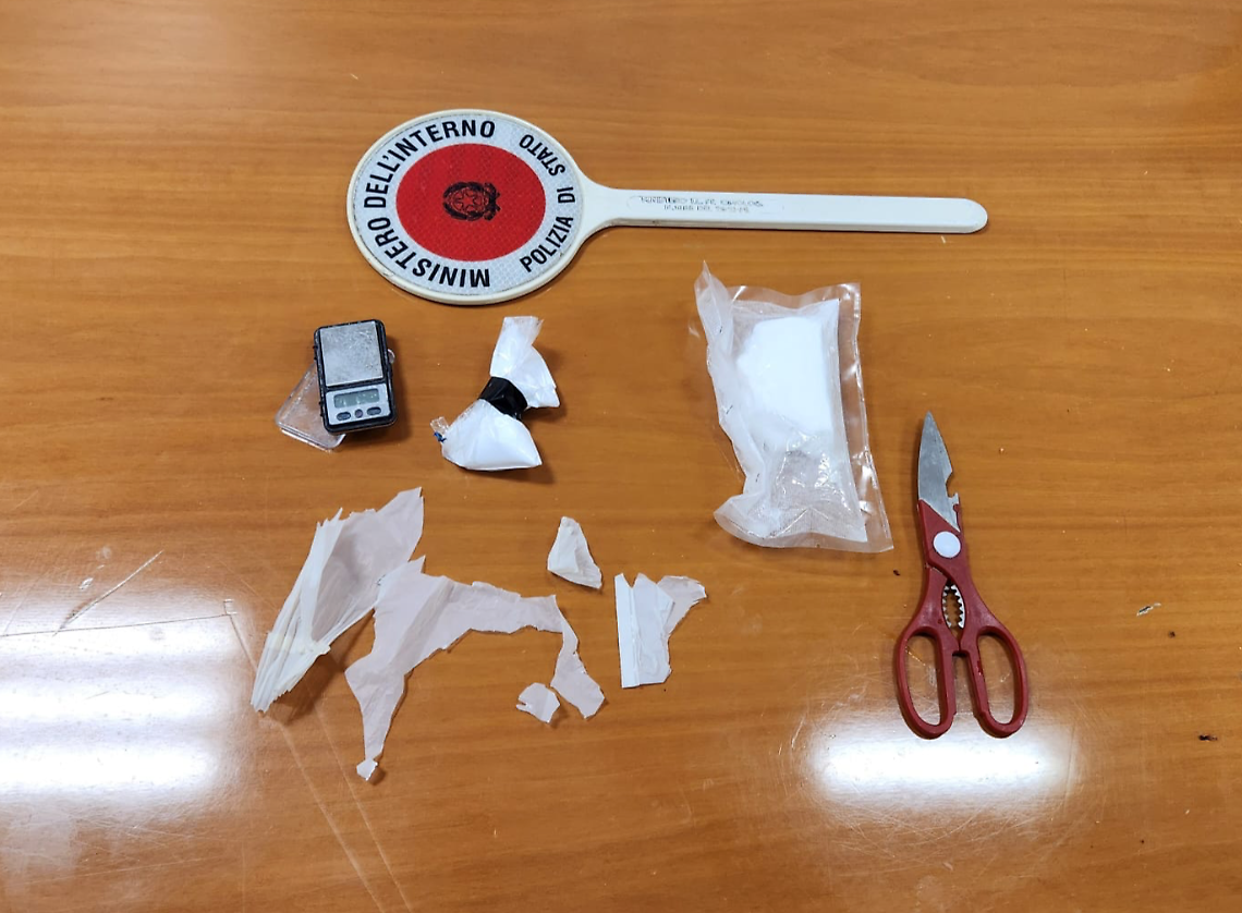 In casa con 134 grammi di cocaina: arrestato