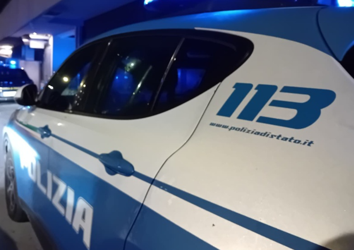 Alla guida con la patente di suo fratello: denunciato