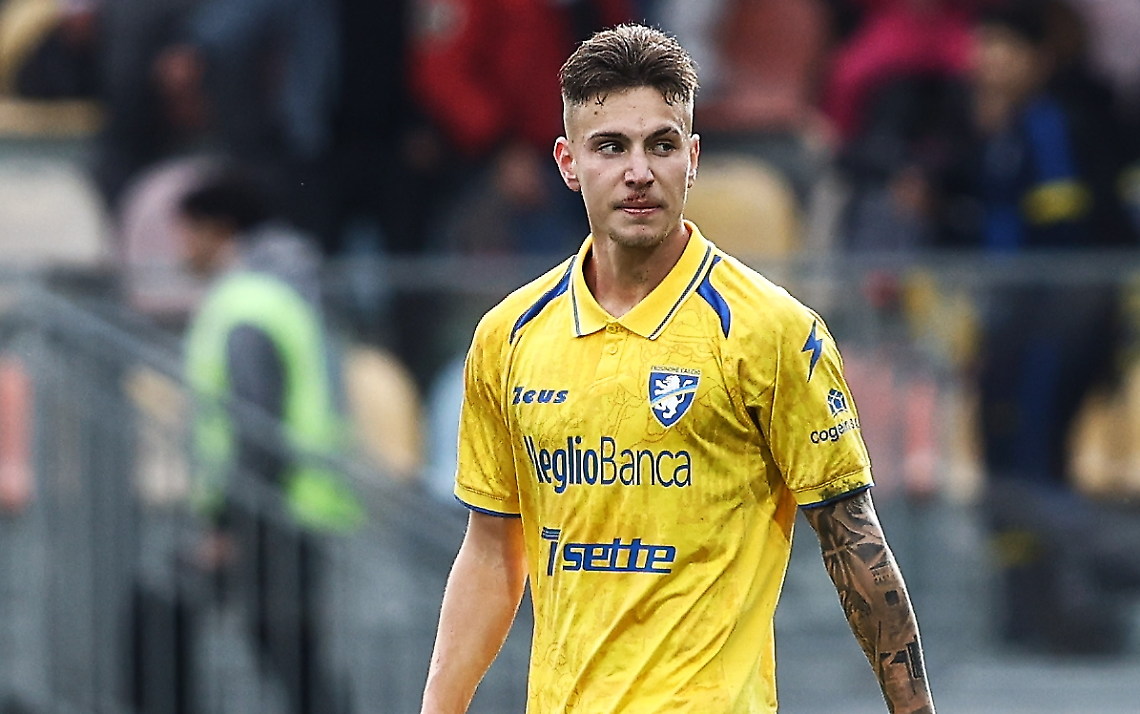 Raimondo le prova tutte per poterci essere