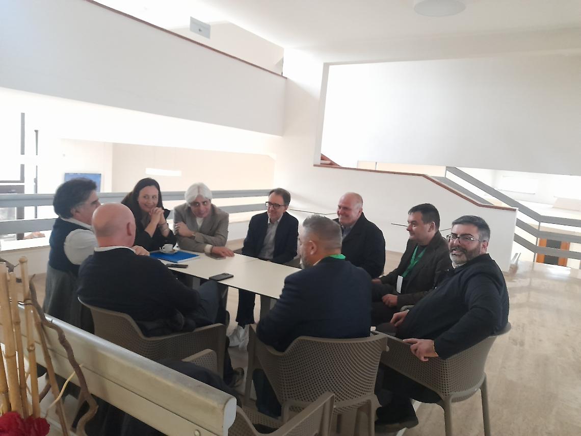 Il doppio fronte (aperto) del Pd