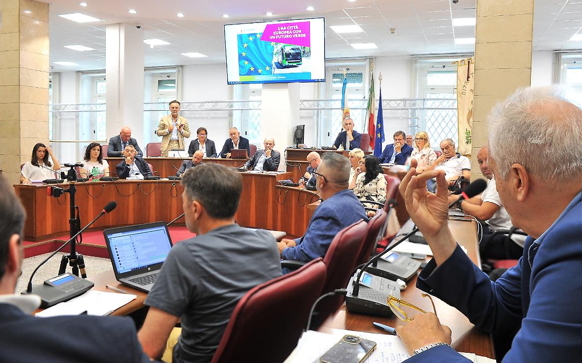 Comune, le opposizioni sulle barricate: &laquo;Il Brt non risolve i problemi&raquo;