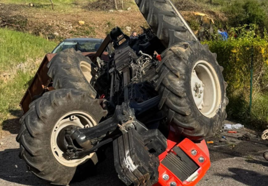 Si taglia gravemente mentre pota un ulivo: elitrasportato a Roma