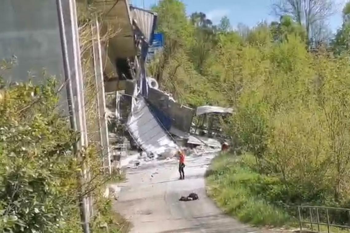 Precipita in una scarpata lungo la Avezzano-Sora: muore l'autista di un tir