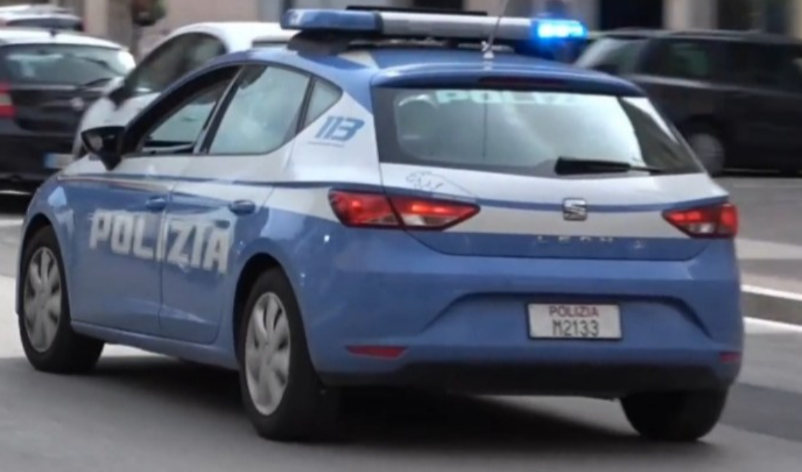 Pneumatici forati: due persone denunciate dalla polizia